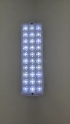 Luz se emergência - 30 leds- bivolt