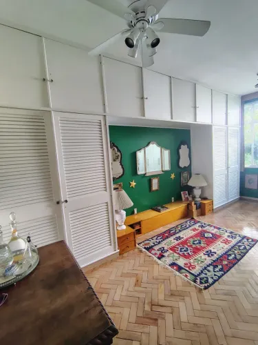 Excelente apartamento para locação no Leblon, 2 quartos+reversível, dependência completa, 