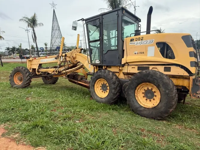 Motoniveladora Patrol New Holland 2009 RG 140.B