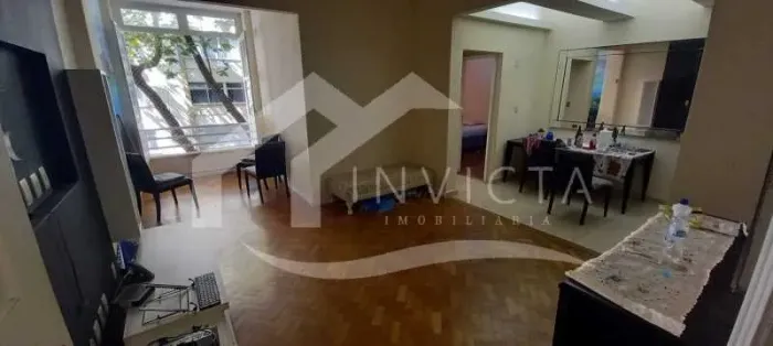 EXCELENTE 2 QUARTOS COM SUÍTE, VAGA NA ESCRITURA E LOCALIZAÇÃO PRIVILEGIADA EM COPACABANA
