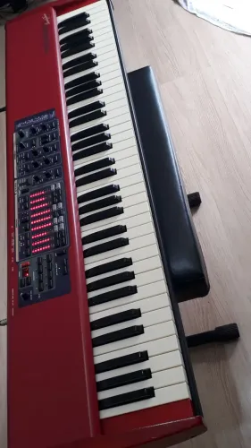 Teclado Piano Nord Electro2 73SW 