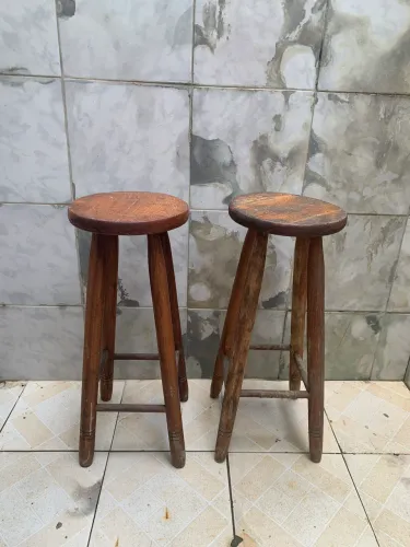 Banqueta de madeira