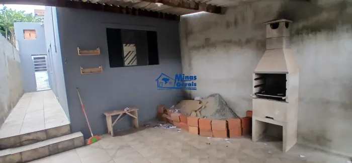 Casa com 2 Dormitórios e Armários à Venda ou Locação - Jardim República, Zona Sul de SJC