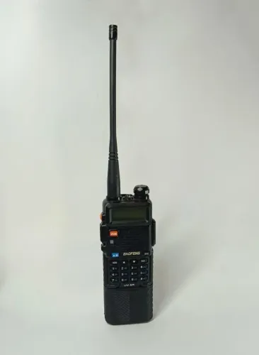 Baofeng UV-5R com Bateria Estendida