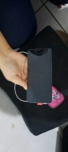 Troco por um iPhone ou vendo moto g84, 800,00 divido no cartão com acréscimo da maquina