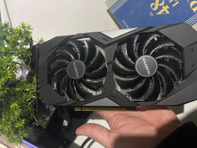 GTX 1650 Super 4GB GDDR6 - R$ 600