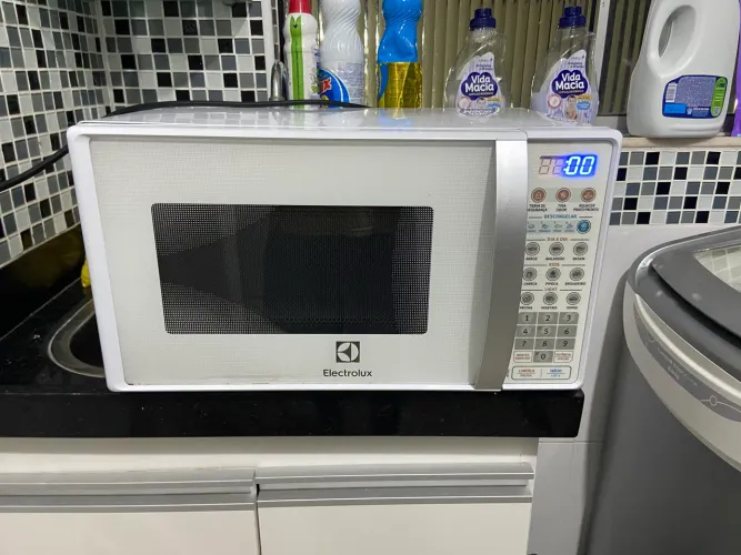 Vendo microondas Electrolux 20L