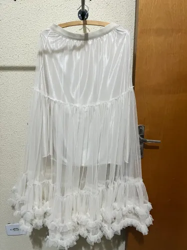 Saia de tule com babados