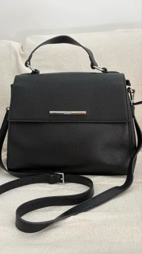 Bolsa Preta em couro Santa Lolla