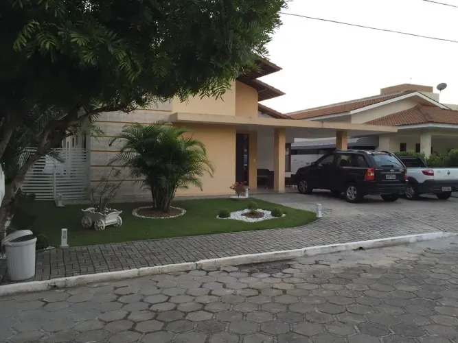 Excelente Casa no Condomínio Porta do Sol