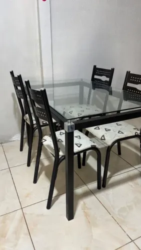 MESA DE JANTAR DE VIDRO 4 CADEIRAS