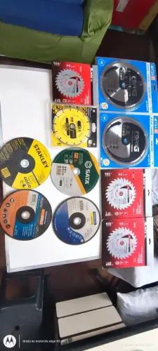 10 DISCOS D CORTE: 5 MADEIRAS; 4 METAIS; 1 PEDRAS,ARDÓSIA,GRANITO,TIJOLOS,FIBRA VIDROetc..