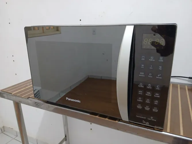 Microondas Panasonic 31 litros espelhado 