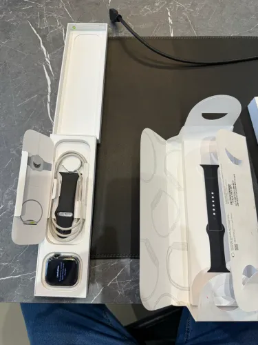 Apple Watch Series 11 GPS + Cellular Caixa Preta Alumínio 46mm