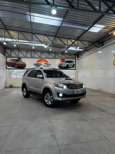 Toyota Hilux SW4 SRV D4-d 4X4 3.0 TDI Dies. AUT 2013
