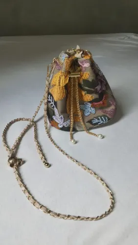 Bolsa toda trabalhada