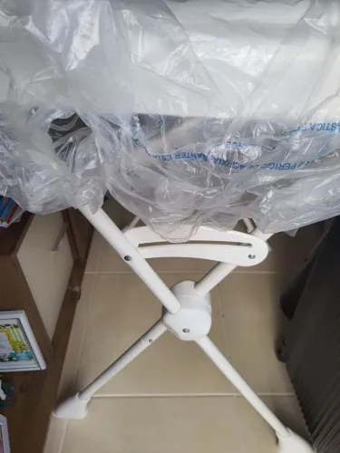 Trocador portátil com suporte seminovo Burigoto