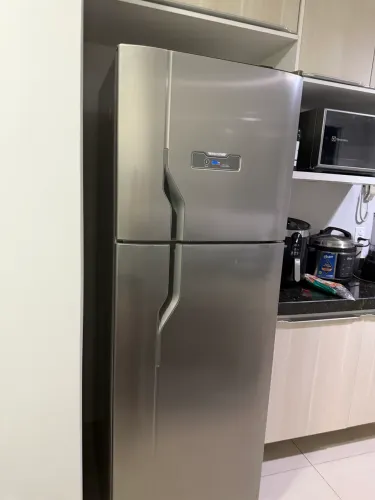 Geladeira eletrolux 371 l 220v 