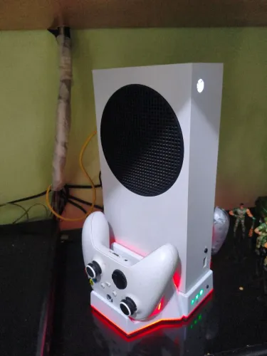 Vende-se Xbox series S +HD500 +2 controles + base recarregável