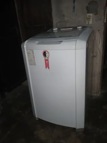 Vendo maquina de lavar colormaq 11kilos nao sei qual o defeito dela