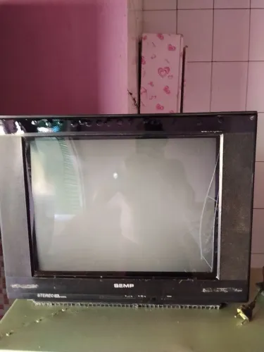 Tv 32" sempre tochiba 