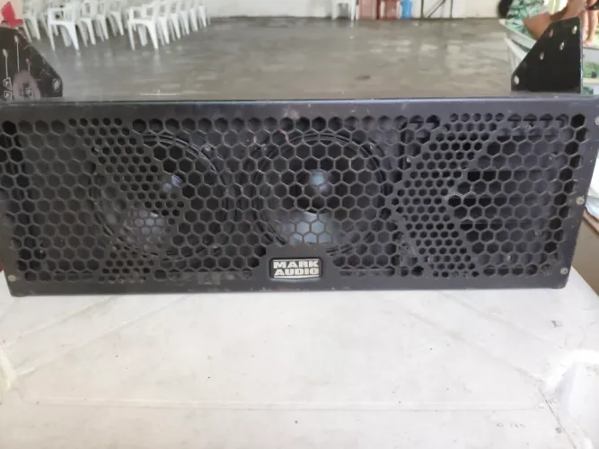 Auto falante Line Array Mark Audio VMK6 (com defeito)