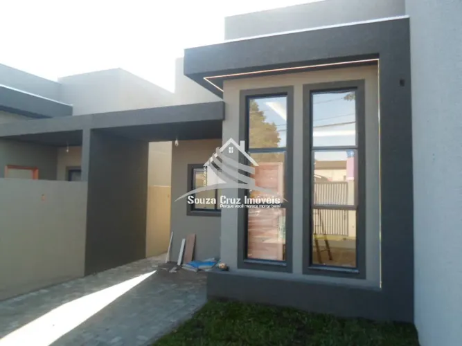 Casa no Monza em Colombo - 03 Dormitórios (01 Suíte) - Com Quintal.