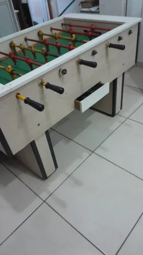 Mesa de Pebolim Brinquedos para a diversão de todos