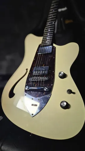 Guitarra Tagima Brasil JazzMaster Jet Blues Cosmos 