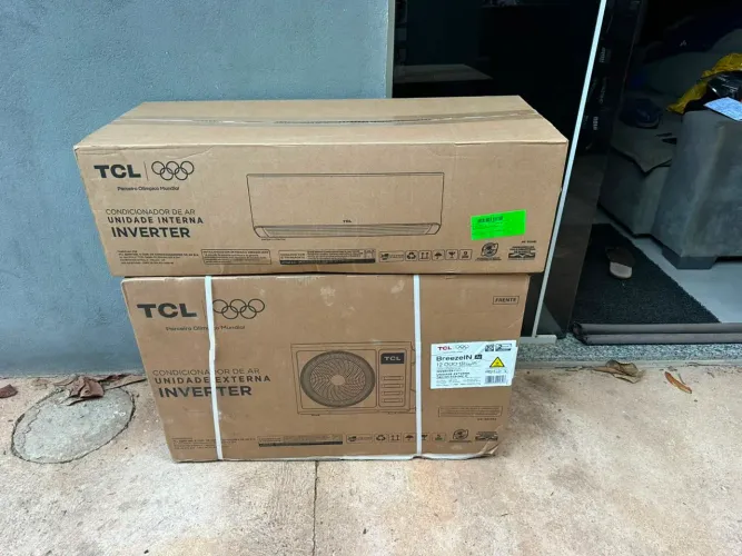 Ar-Condicionado TCL Inverter 12.000 BTUs Frio 220V - BreezeIN AI , NOVO