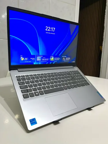 NOTEBOOK LENOVO COM CAIXA, 12 GERAÇÃO, 8GB RAM, 256SSD - EM ÓTIMO ESTADO