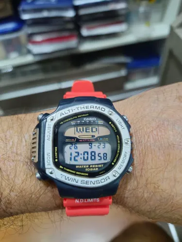 Relógio Casio Alt ThermoTwin Sensor