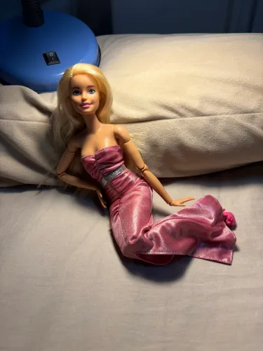 Barbie Made To Move Original Mattel Loira Articulada + Acessórios