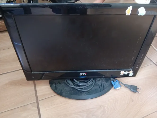 monitor STI led 18,5 polegadas