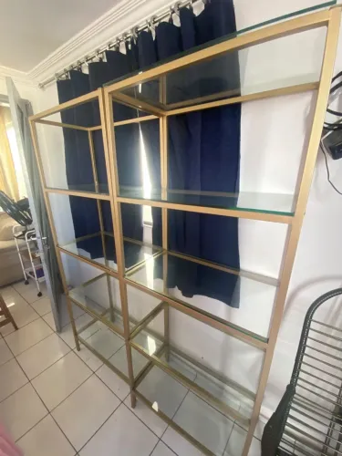 Estante de metalon com vidro