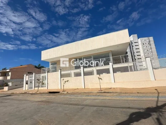 Apartamento para aluguel em Montes Claros - MG, localizada no bairro São José, 03 Quarto(s
