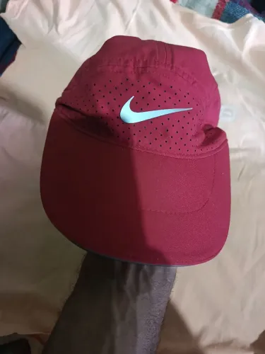 Vendo boné Nike dri fit fly adv
