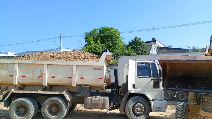 Ford cargo 2422 traçado ano 96