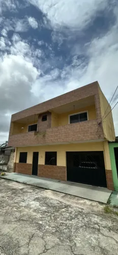 Casa ampla com 4 suítes à venda no Conjunto Pedro Teixeira