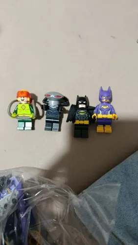 Lote Minifiguras DC Kite man, Batgirl, Arraia negra, Batman