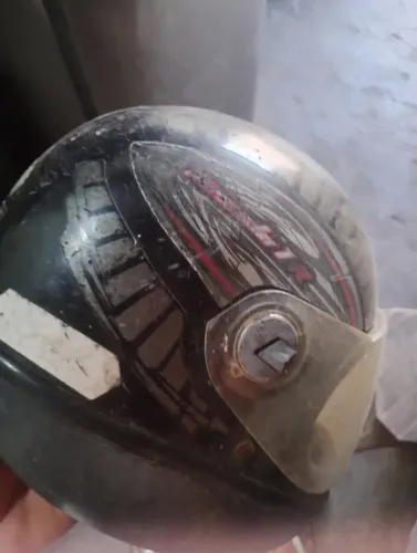 Capacete preto oferta baratinho