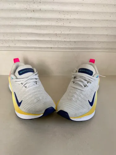 TENIS NIKE INFINITY RUN 4