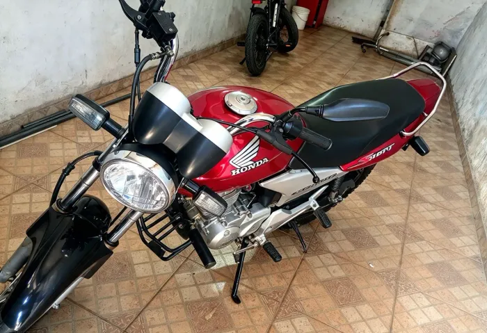 Vendo Titan 150 completa