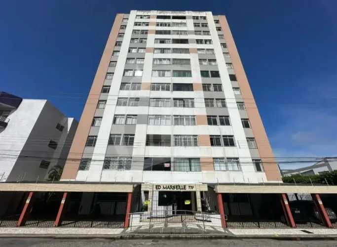 Apartamento no Edifício Marseille, com 104m² e posição norte/leste