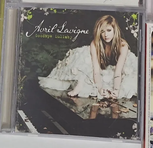 CD goodbye lullaby Avril Lavigne