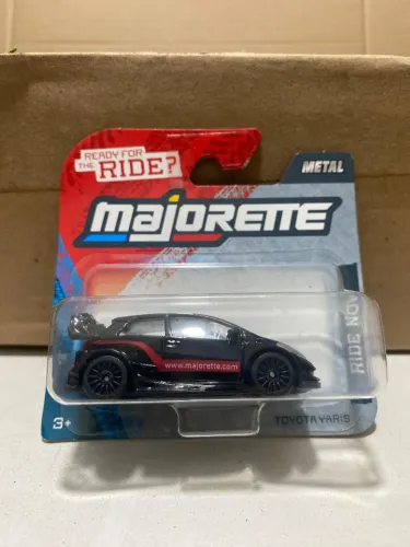 Miniatura Coleção Majorette Toyota Yaris Preto Ride Now 1:64 Novo