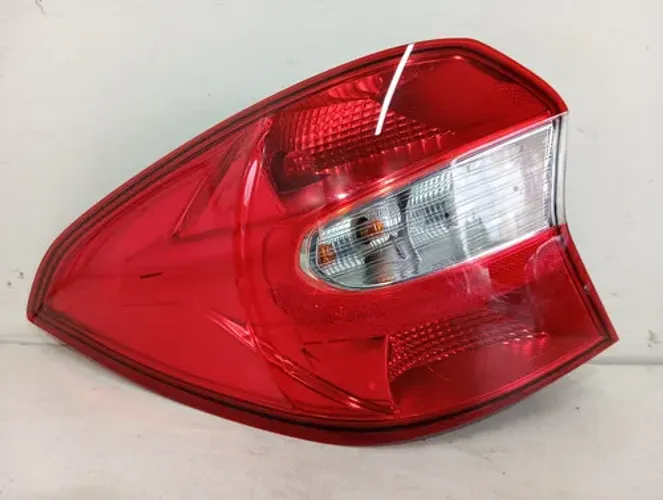 Lanterna Esquerda Ford Ka Sedan 2014/2018 Original 25338 Esquerdo/motorista Vermelho