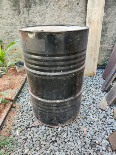 Tambor, latão de óleo vazio 200 lt