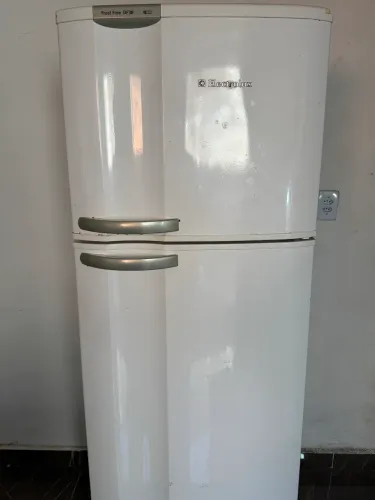? Geladeira Electrolux Frost Free DF38 - 110V - Funcionando Perfeitamente
