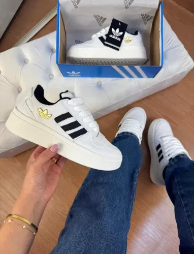 Tênis Adidas